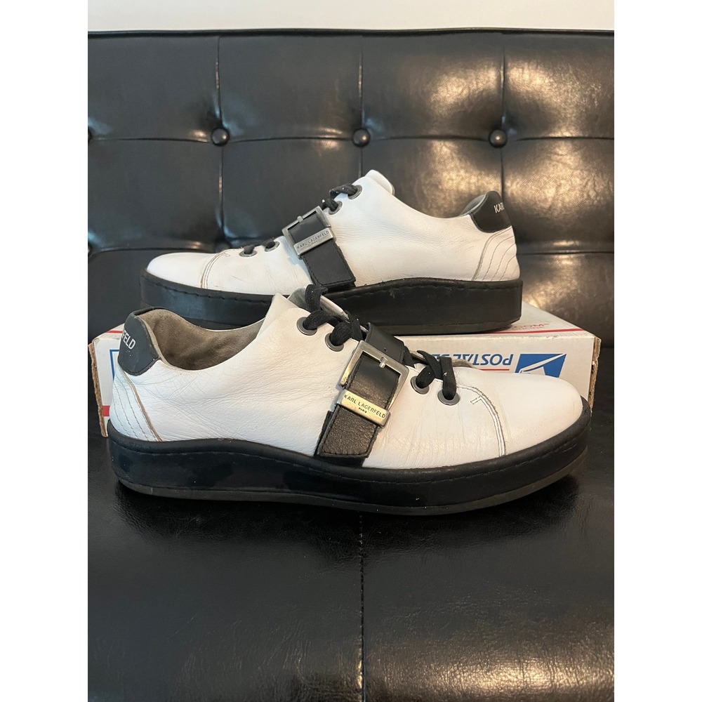 Karl Lagerfeld Paris Mens White Black Buckle Leather Sneakers